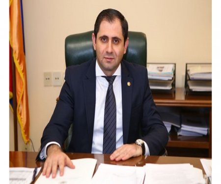 Suren Papikyan Ermənistanın yeni müdafiə naziri təyin olunub.