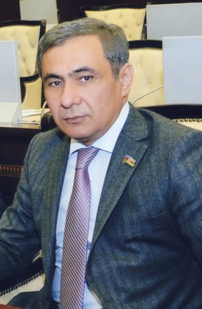 Milli Məclisin deputatı İlham Məmmədov Laçın sərhəd-buraxılış məntəqəsində təxribat yuxusuna gedən on doqquz "TIR" humanitar yardımın hərbi-siyasi məqsədlərindən danışıb.