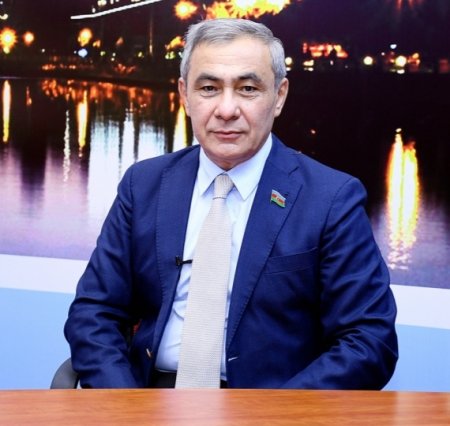 Millət vəkili İlham Məmmədov Yevlax görüşünə münasibət bildirib. Bu görüş tarixi görüş ola bilər!