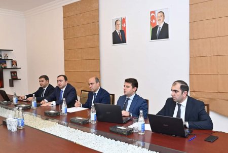 Elm və təhsil naziri Göyçayda vətəndaşları qəbul edib Elm və təhsil naziri Göyçayda vətəndaşları qəbul edib
