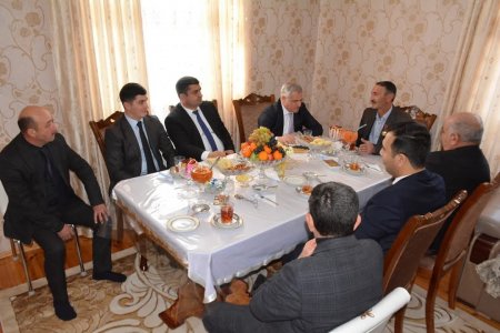 İcra başçısı Birinci Qarabağ müharibəsi əlili Eyvaz Atayevi ziyarət edib İcra başçısı Birinci Qarabağ müharibəsi əlili Eyvaz Atayevi ziyarət edib