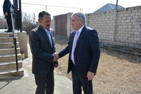 İcra başçısı Birinci Qarabağ müharibəsi əlili Eyvaz Atayevi ziyarət edib İcra başçısı Birinci Qarabağ müharibəsi əlili Eyvaz Atayevi ziyarət edib