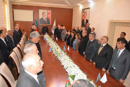 Tərtərdə 31 Mart - Azərbaycanlıların Soyqırımı Gününə həsr olunmuş "dəyirmi masa" keçirilib Tərtərdə 31 Mart - Azərbaycanlıların Soyqırımı Gününə həsr olunmuş "dəyirmi masa" keçirilib