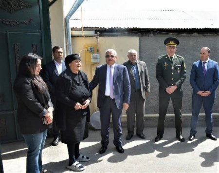 Rayon rəhbəri şəhid atasının üç mərasimində iştirak edib Rayon rəhbəri şəhid atasının üç mərasimində iştirak edib