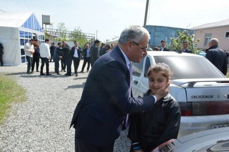 Rayon rəhbəri şəhid atasının üç mərasimində iştirak edib Rayon rəhbəri şəhid atasının üç mərasimində iştirak edib