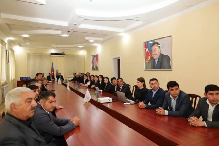 Yevlaxda “İlham Əliyev: Sözü imzası qədər dəyərli olan yeni əsrin yeni Lideri” mövzusunda tədbir keçirilib Yevlaxda “İlham Əliyev: Sözü imzası qədər dəyərli olan yeni əsrin yeni Lideri” mövzusunda tədbir keçirilib