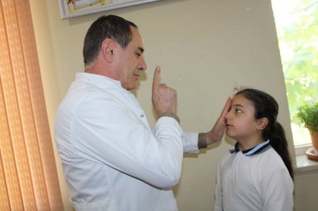 “Uşaqların icbari dispanserizasiyadan keçirilməsinə dair Dövlət Proqramı”na uyğun olaraq uşaqların ilkin müayinələri həyata keçirilir
