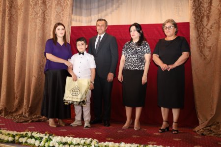 Yevlaxda "Konstitusiya və Suverenlik İli" çərçivəsində"  "1 İyun- Uşaqların Beynəlxalq Müdafiəsi Günü" münasibətilə şəhid ailələrinin və müharibə əlillərinin övladları üçün bayram tədbiri təşkil olunub. 