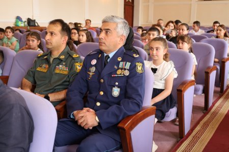 Yevlaxda "Konstitusiya və Suverenlik İli" çərçivəsində"  "1 İyun- Uşaqların Beynəlxalq Müdafiəsi Günü" münasibətilə şəhid ailələrinin və müharibə əlillərinin övladları üçün bayram tədbiri təşkil olunub. 