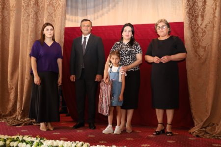 Yevlaxda "Konstitusiya və Suverenlik İli" çərçivəsində"  "1 İyun- Uşaqların Beynəlxalq Müdafiəsi Günü" münasibətilə şəhid ailələrinin və müharibə əlillərinin övladları üçün bayram tədbiri təşkil olunub. 