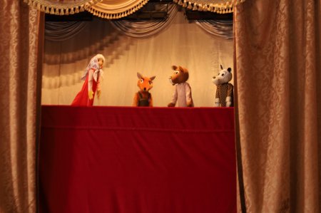 Yevlaxda "Konstitusiya və Suverenlik İli" çərçivəsində"  "1 İyun- Uşaqların Beynəlxalq Müdafiəsi Günü" münasibətilə şəhid ailələrinin və müharibə əlillərinin övladları üçün bayram tədbiri təşkil olunub. 