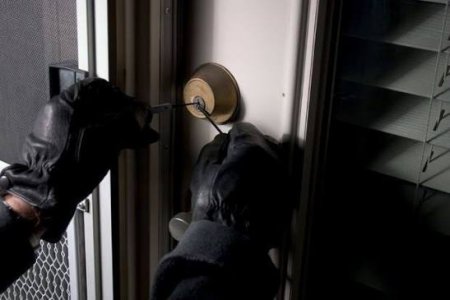 Polis Sumqayıtda ev və maşınlardan oğurluqlar edən şəxsləri saxladı