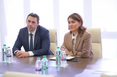 Bakı-Tbilisi-Qars dəmir yolunun təhvil-təslim aktının imzalanması müzakirə olundu