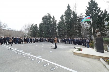 Emin Əmrullayev Milli Qəhrəman Natiq Qasımovun adını daşıyan məktəbdə büstün açılışında iştirak edib - Fotolar