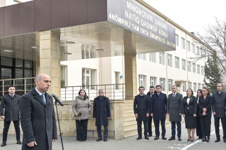 Emin Əmrullayev Milli Qəhrəman Natiq Qasımovun adını daşıyan məktəbdə büstün açılışında iştirak edib - Fotolar