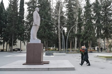 Emin Əmrullayev Milli Qəhrəman Natiq Qasımovun adını daşıyan məktəbdə büstün açılışında iştirak edib - Fotolar