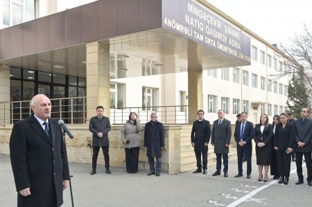 Emin Əmrullayev Milli Qəhrəman Natiq Qasımovun adını daşıyan məktəbdə büstün açılışında iştirak edib - Fotolar
