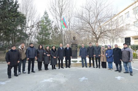 Emin Əmrullayev Milli Qəhrəman Natiq Qasımovun adını daşıyan məktəbdə büstün açılışında iştirak edib - Fotolar