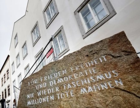 Hitlerin doğulduğu evi polis bölməsi edəcəklər - Foto Hitlerin doğulduğu evi polis bölməsi edəcəklər - Foto