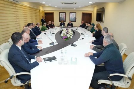 Xocalı soyqırımının 34-cü ildönümündə şəhid ailələri ilə görüş keçirildi-Fotolar