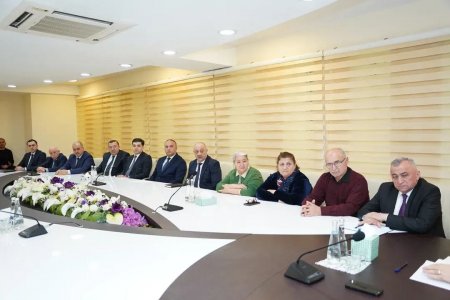 Xocalı soyqırımının 34-cü ildönümündə şəhid ailələri ilə görüş keçirildi-Fotolar