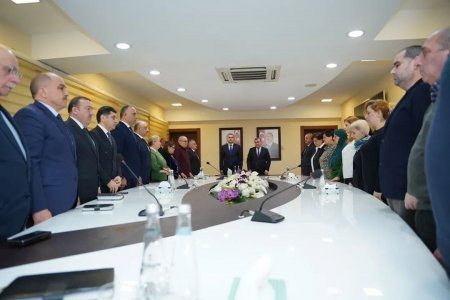 Xocalı soyqırımının 34-cü ildönümündə şəhid ailələri ilə görüş keçirildi-Fotolar