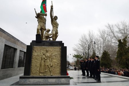 Yevlaxda Xocalı soyqırımının 34-cü ildönümü münasibətilə tədbir keçirilib. FOTOLAR