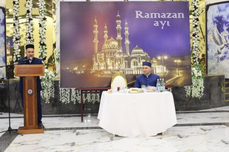 Yevlaxda iftar süfrəsi təşkil olunub. FOTOLAR