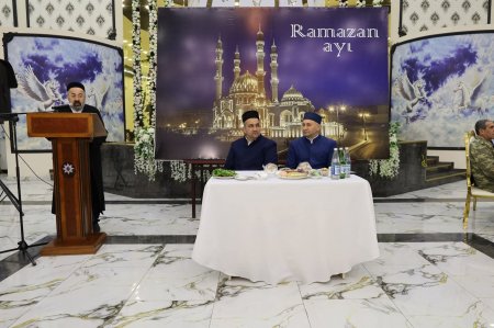Yevlaxda iftar süfrəsi təşkil olunub. FOTOLAR