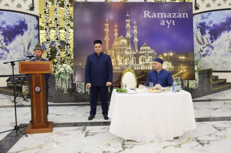 Yevlaxda iftar süfrəsi təşkil olunub. FOTOLAR