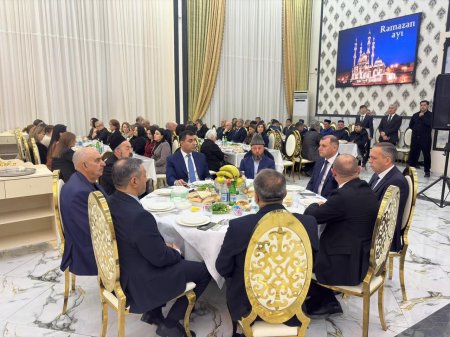 Yevlaxda iftar süfrəsi təşkil olunub. FOTOLAR