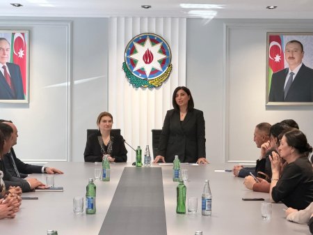 Yevlax Şəhər İcra Hakimiyyətində keçirilən tədbir. Biz kimi aldadırıq...?