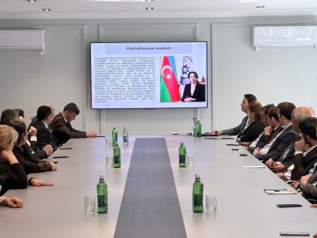 Yevlax Şəhər İcra Hakimiyyətində keçirilən tədbir. Biz kimi aldadırıq...?