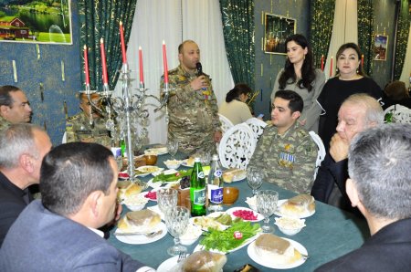 Yevlaxda şəhid ailələri, qazilər və veteranlar üçün iftar süfrəsi təşkil olunub Yevlaxda şəhid ailələri, qazilər və veteranlar üçün iftar süfrəsi təşkil olunub