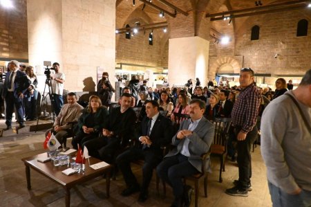 Ankarada "Anadolu öyküsü" rəsm sərgisində Azərbaycan mədəniyyətinə dair əsərlər nümayiş etdirilib