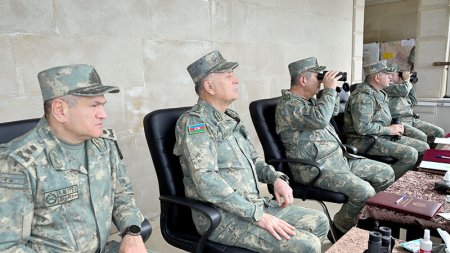 Müdafiə Nazirliyinin rəhbər heyəti taktiki təlimin gedişatını yoxladı - FOTO