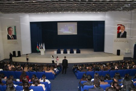 Mingəçevir Dövlət Universiteti regionda ilk dəfə psixologiyada genişmiqyaslı elmi əməkdaşlıq mühiti formalaşdırıb: Mingəçevirdə psixologiyaya həsr edilmiş multidisiplinar konfrans keçirilib
