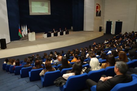 Ailə institutunda dəyişən rollar və psixoloji transformasiya: Mingəçevir Dövlət Universitetində psixologiyaya həsr edilmiş konfrans çərçivəsində panel müzakirələr keçirilib