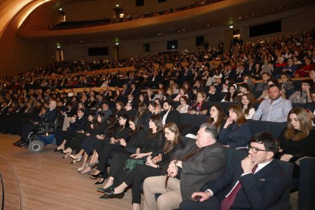 Prezidentin qızı və gəlini film təqdimatında