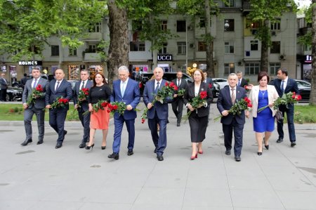 Müasir Azərbaycan dövlətinin memarı” mövzusunda konfrans keçirilib