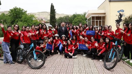 MDU-nun qızları WUF13 çərçivəsində veloyürüşünə qoşulublar - FOTOLAR