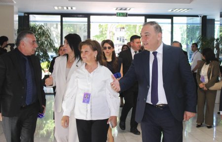 Mingəçevir Dövlət Universitetində “Dil, təhsil və tədqiqat sahəsində müasir problemlər” mövzusunda beynəlxalq konfrans keçirilib