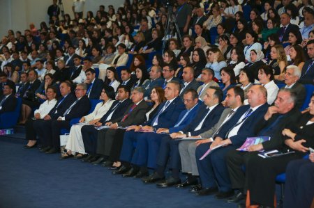 Mingəçevir Dövlət Universitetində “Dil, təhsil və tədqiqat sahəsində müasir problemlər” mövzusunda beynəlxalq konfrans keçirilib
