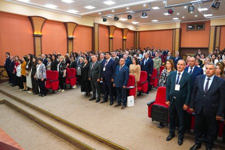  Naxçıvan Dövlət Universitetinin və Mingəçevir Dövlət Universitetinin birgə təşkilatçılığı  ilə Naxçıvanda I Beynəlxalq Mədəni İrs və Dayanıqlı Turizm Konfransı keçirilib. FOTOLAR
