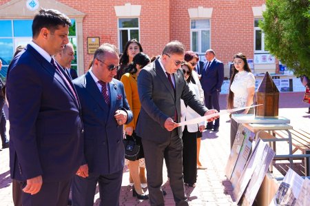  Naxçıvan Dövlət Universitetinin və Mingəçevir Dövlət Universitetinin birgə təşkilatçılığı  ilə Naxçıvanda I Beynəlxalq Mədəni İrs və Dayanıqlı Turizm Konfransı keçirilib. FOTOLAR