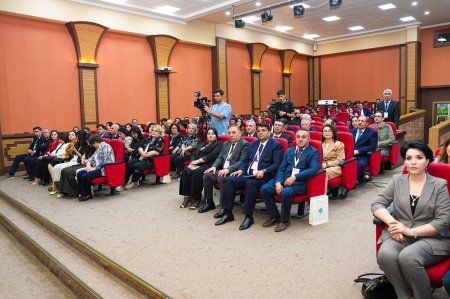  Naxçıvan Dövlət Universitetinin və Mingəçevir Dövlət Universitetinin birgə təşkilatçılığı  ilə Naxçıvanda I Beynəlxalq Mədəni İrs və Dayanıqlı Turizm Konfransı keçirilib. FOTOLAR