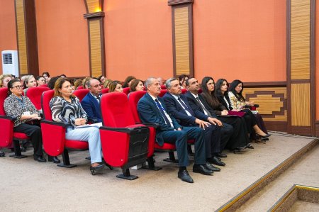  Naxçıvan Dövlət Universitetinin və Mingəçevir Dövlət Universitetinin birgə təşkilatçılığı  ilə Naxçıvanda I Beynəlxalq Mədəni İrs və Dayanıqlı Turizm Konfransı keçirilib. FOTOLAR