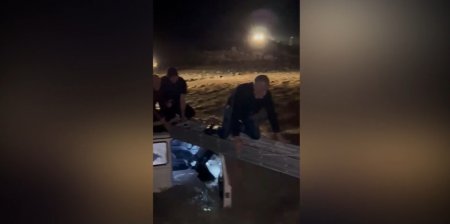 İsmayıllıda sel axını “Niva”nı çayda saxladı: 5 nəfər xilas olundu İsmayıllıda sel axını “Niva”nı çayda saxladı: 5 nəfər xilas olundu