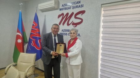 Əməkdar jurnalist Əminə Yusifqızının 75 illik yubileyi qeyd olunub. FOTOLAR