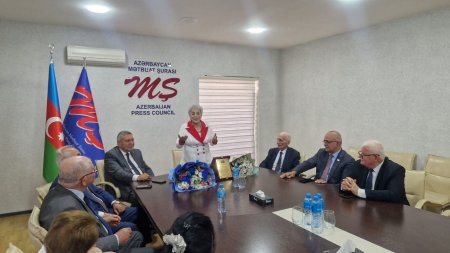 Əməkdar jurnalist Əminə Yusifqızının 75 illik yubileyi qeyd olunub. FOTOLAR